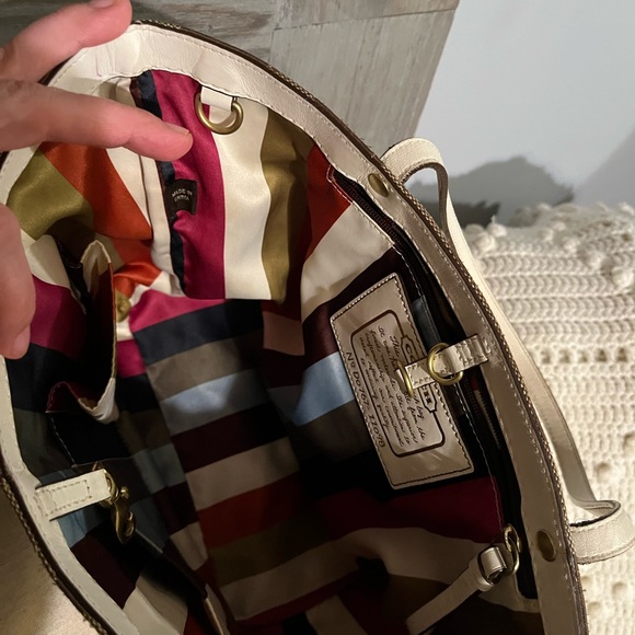 Vintage Coach shoulder bag - Picture 10 of 16